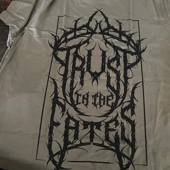 Trust in the Fate Bookish Box Tee (medium) - Picture 4 of 4